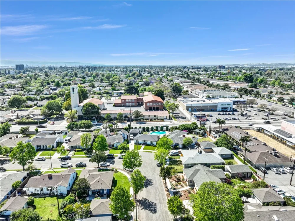 3965 Marshall Long Beach, CA 90807