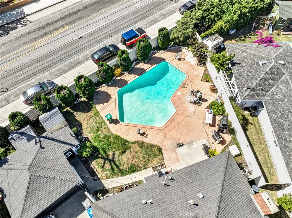 3965 Marshall Long Beach, CA 90807