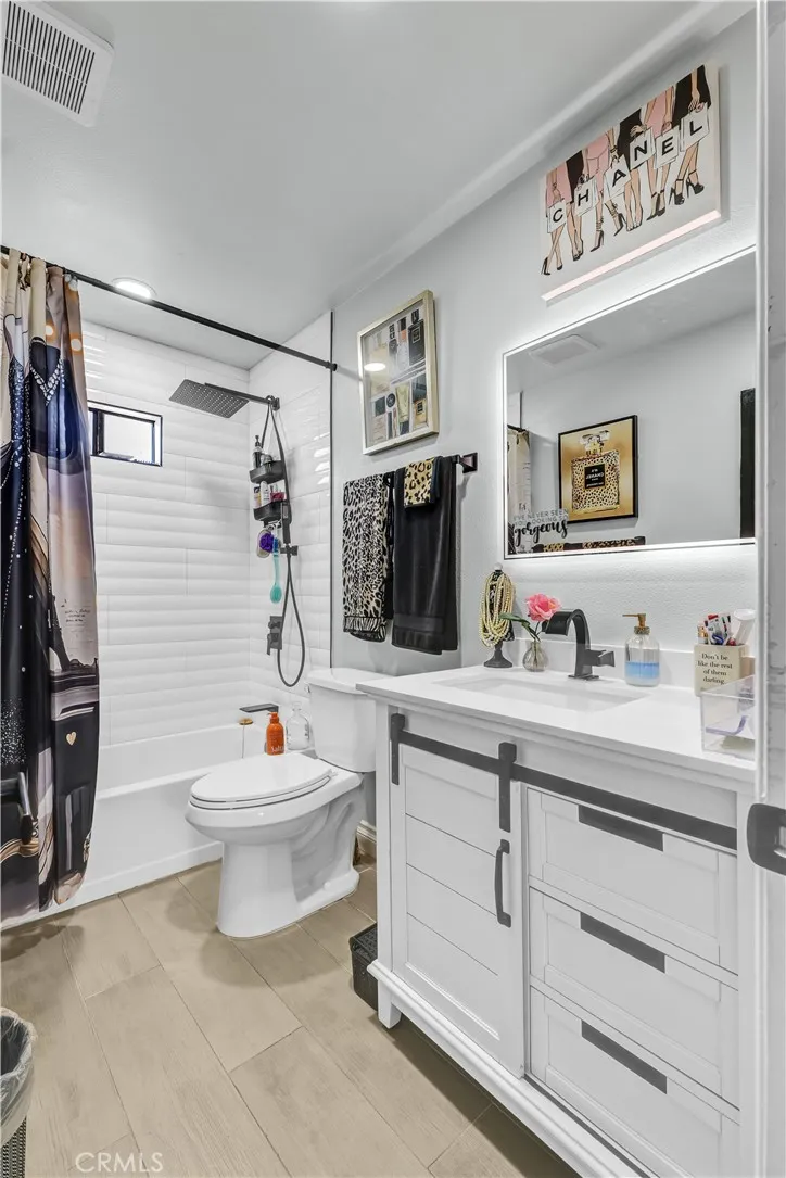 3965 Marshall Long Beach, CA 90807