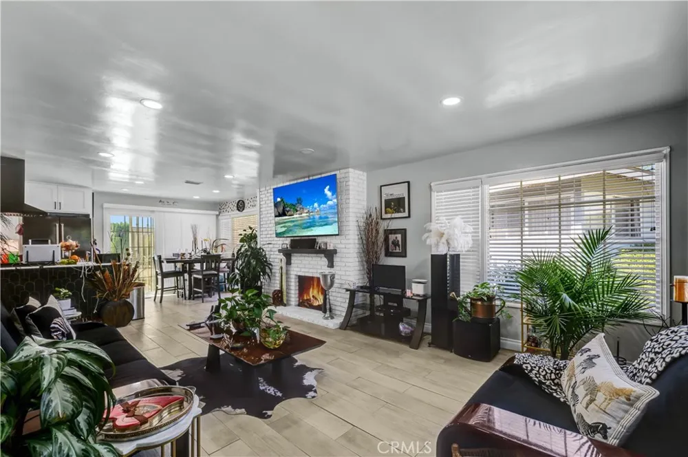 3965 Marshall Long Beach, CA 90807