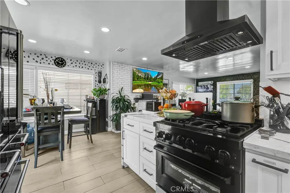 3965 Marshall Long Beach, CA 90807