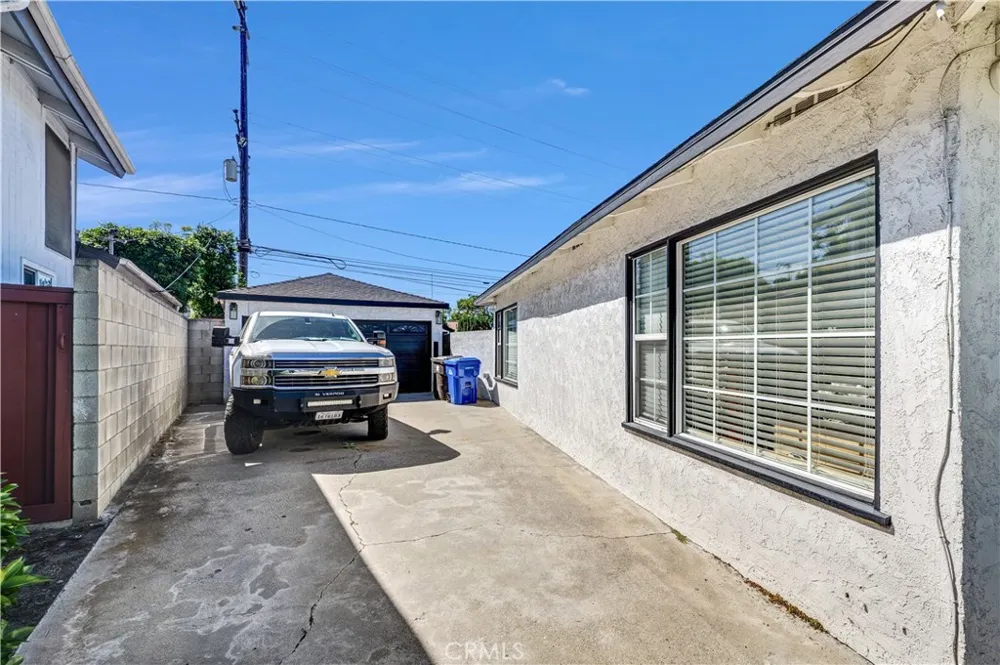 3965 Marshall Long Beach, CA 90807