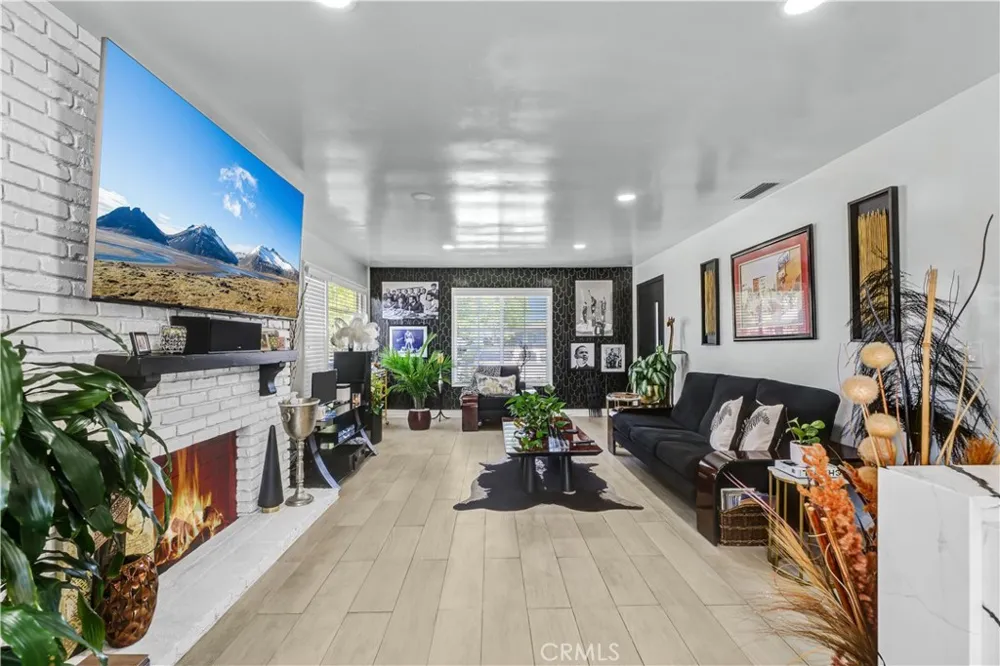 3965 Marshall Long Beach, CA 90807