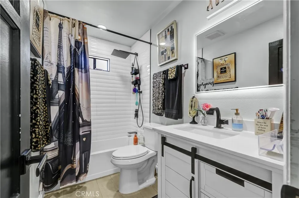 3965 Marshall Long Beach, CA 90807