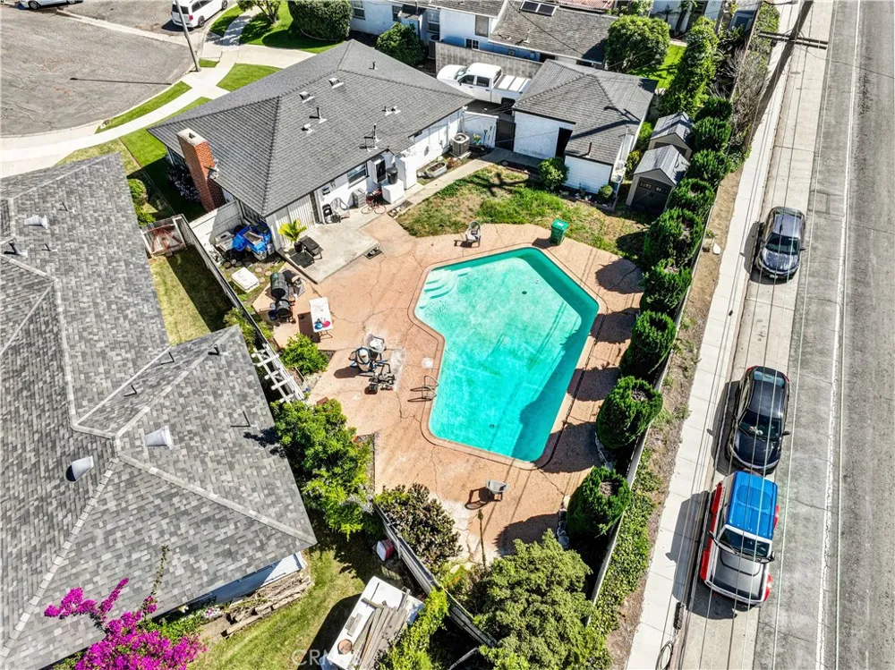 3965 Marshall Long Beach, CA 90807
