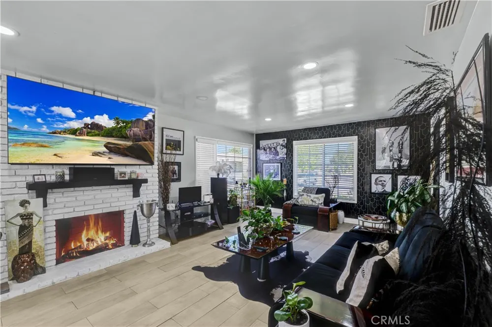 3965 Marshall Long Beach, CA 90807