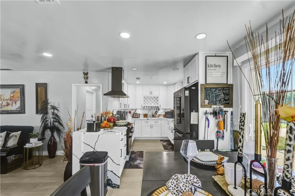3965 Marshall Long Beach, CA 90807