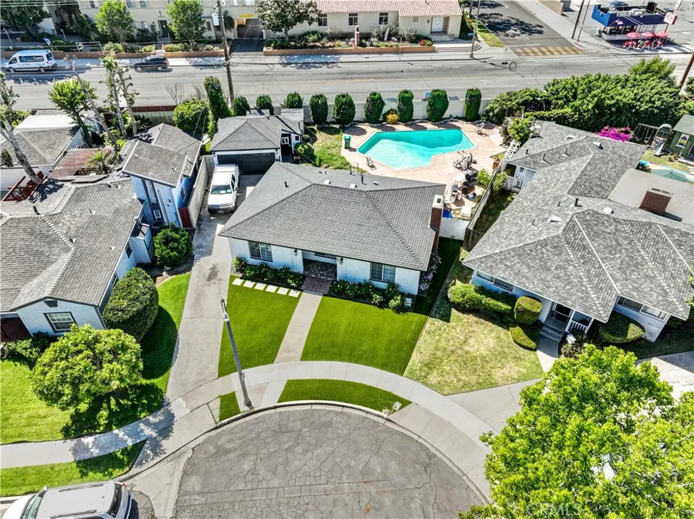 3965 Marshall Long Beach, CA 90807