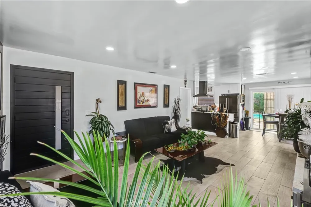 3965 Marshall Long Beach, CA 90807