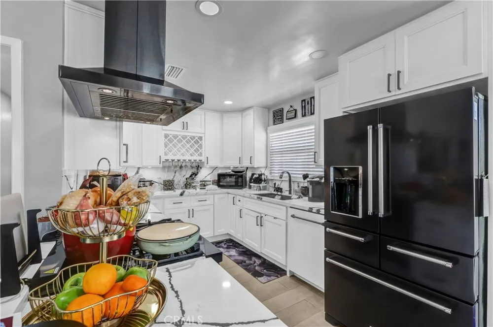 3965 Marshall Long Beach, CA 90807