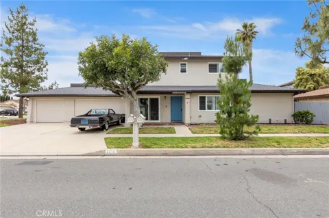 2215 E Avalon