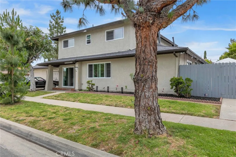 2215 E Avalon Santa Ana, CA 92705