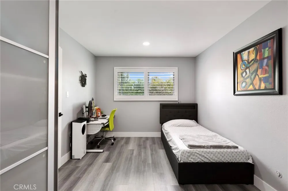 2215 E Avalon Santa Ana, CA 92705