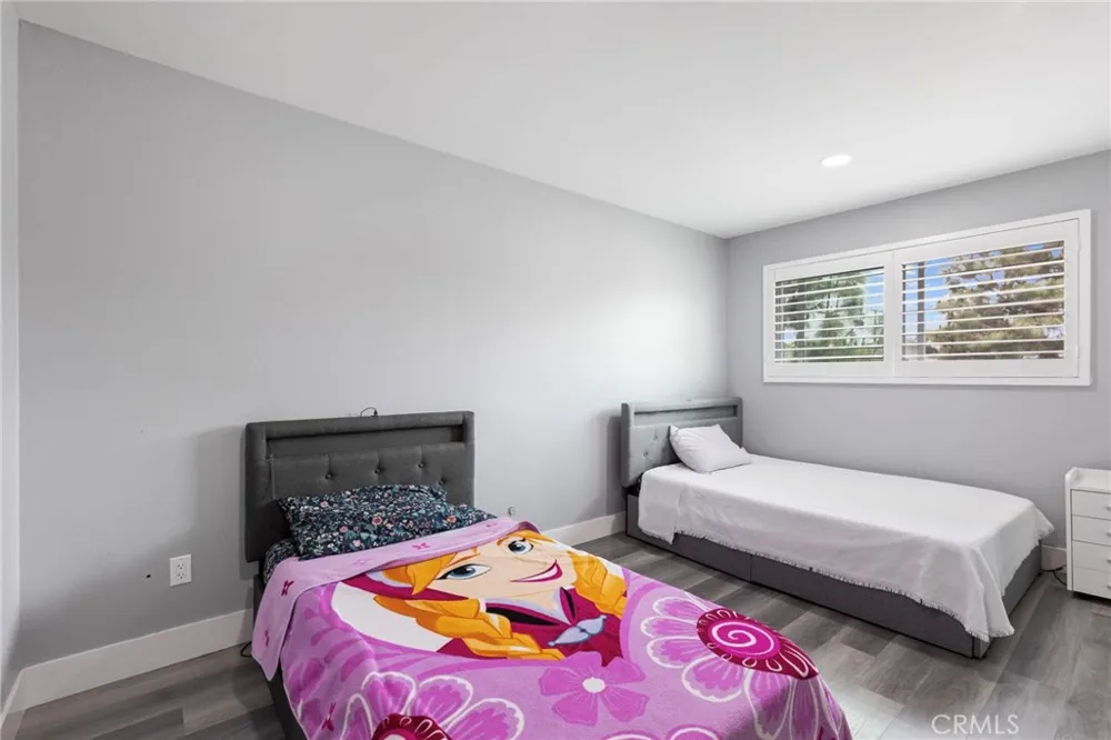 2215 E Avalon Santa Ana, CA 92705
