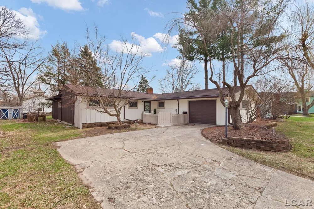 306 Van Buren Street Tecumseh City, MI 49286