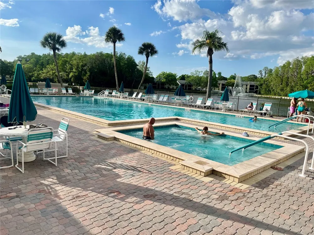 1423 PINE GLEN LANE #H2 Tarpon Springs, FL 34688