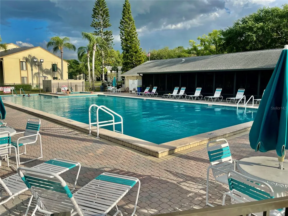 1423 PINE GLEN LANE #H2 Tarpon Springs, FL 34688