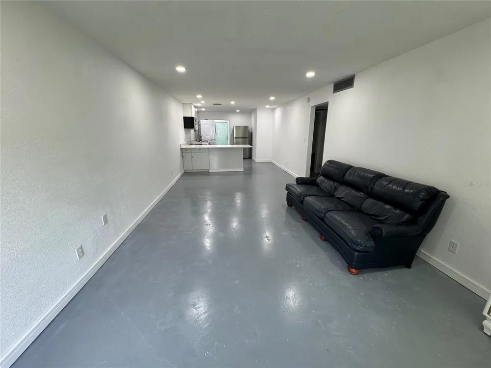 5720 13TH AVENUE #106B St Petersburg, FL 33710