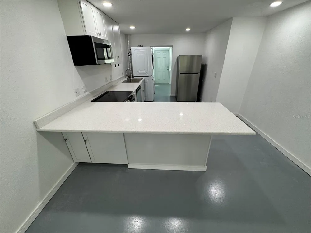 5720 13TH AVENUE #106B St Petersburg, FL 33710