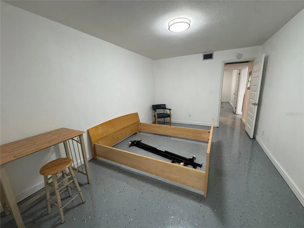 5720 13TH AVENUE #106B St Petersburg, FL 33710