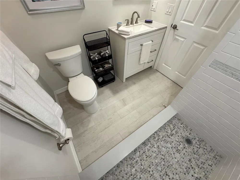 5720 13TH AVENUE #106B St Petersburg, FL 33710