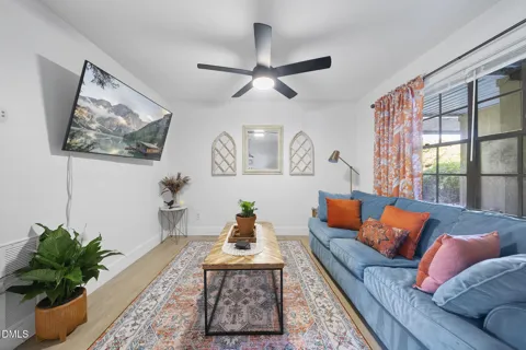 807 W Trinity Avenue #Apt 127