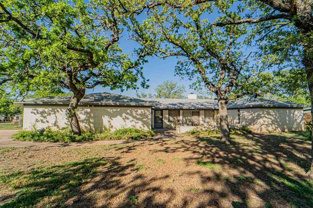 10325 County Road 197 Breckenridge, TX 76424