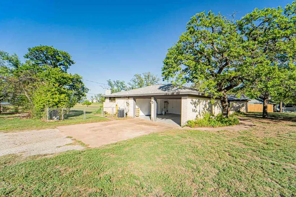 10325 County Road 197 Breckenridge, TX 76424
