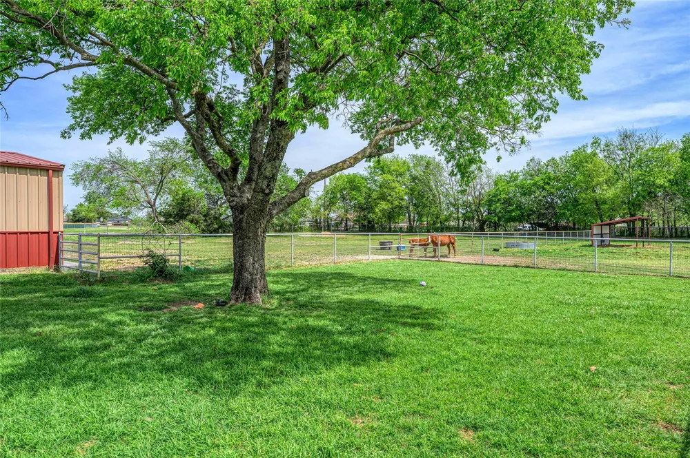 501 Van Zandt Street Tioga, TX 76271