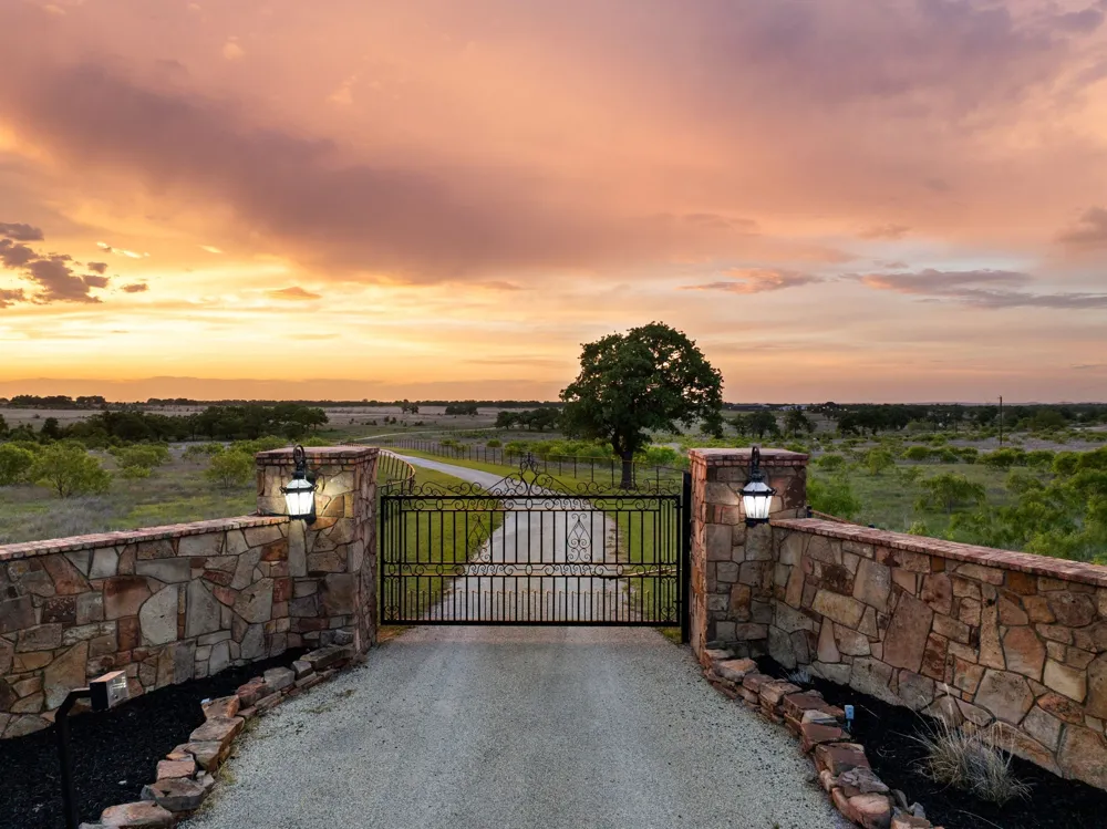 2454 W SH 380 Jacksboro, TX 76458
