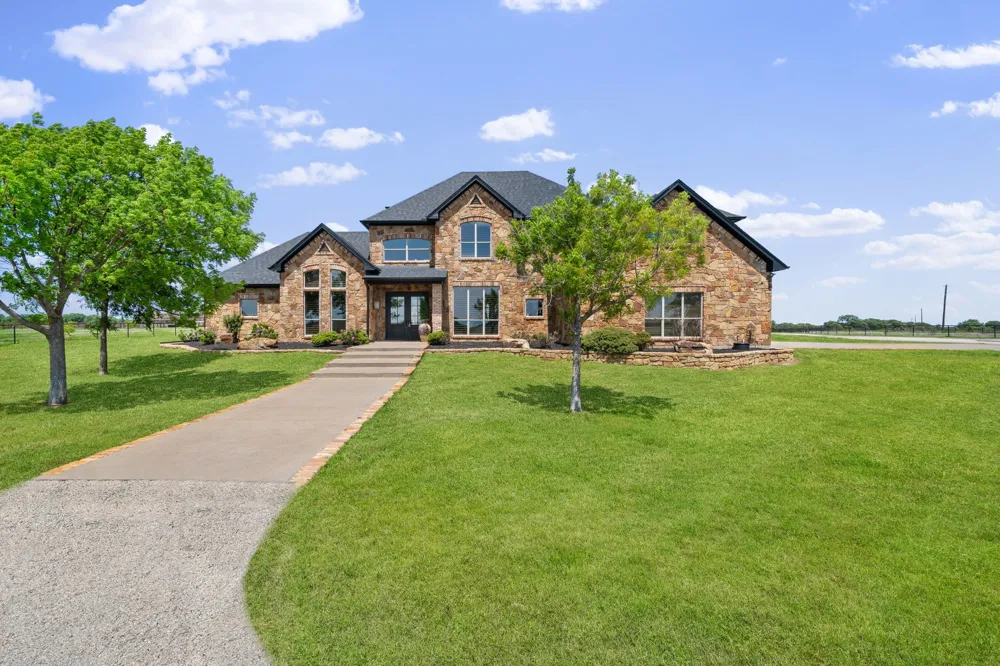 2454 W SH 380 Jacksboro, TX 76458