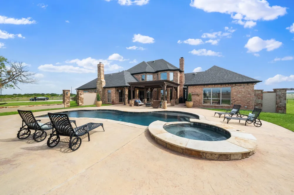 2454 W SH 380 Jacksboro, TX 76458