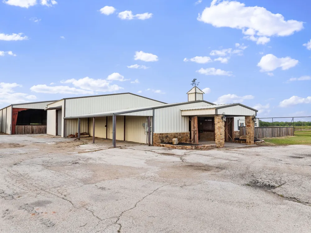 2454 W SH 380 Jacksboro, TX 76458