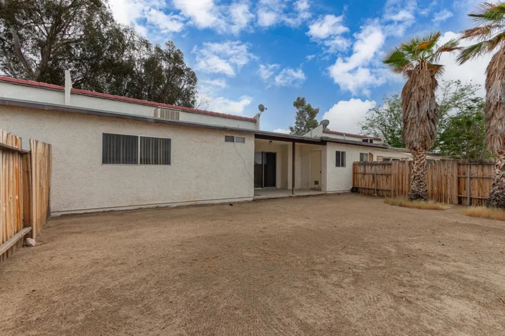 56279 Buena Vista #18 Yucca Valley, CA 92284