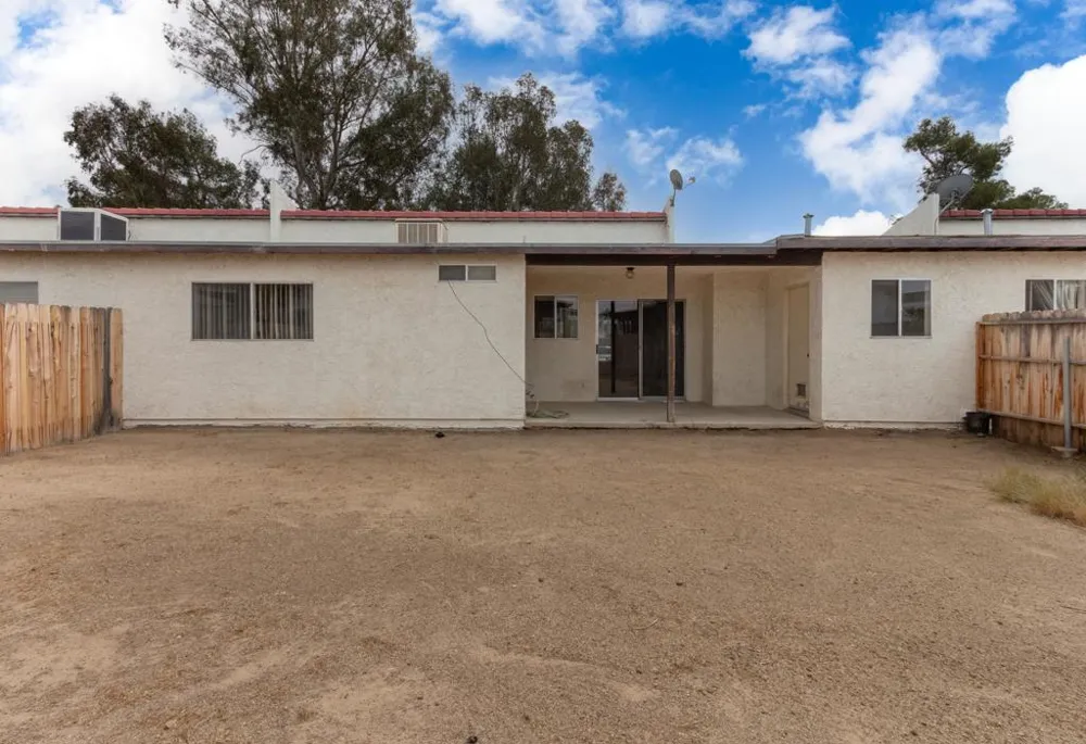 56279 Buena Vista #18 Yucca Valley, CA 92284