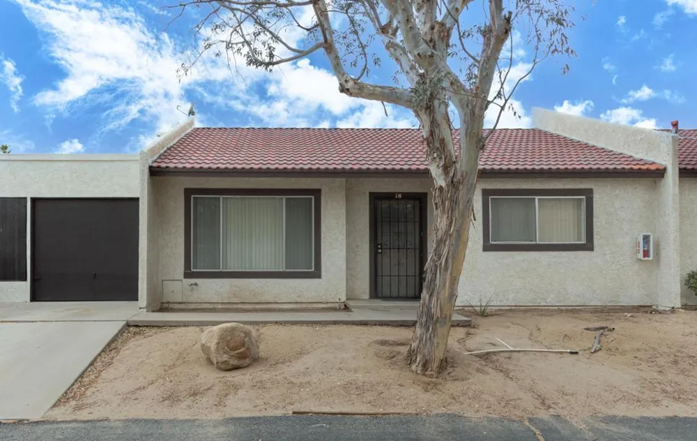56279 Buena Vista #18 Yucca Valley, CA 92284