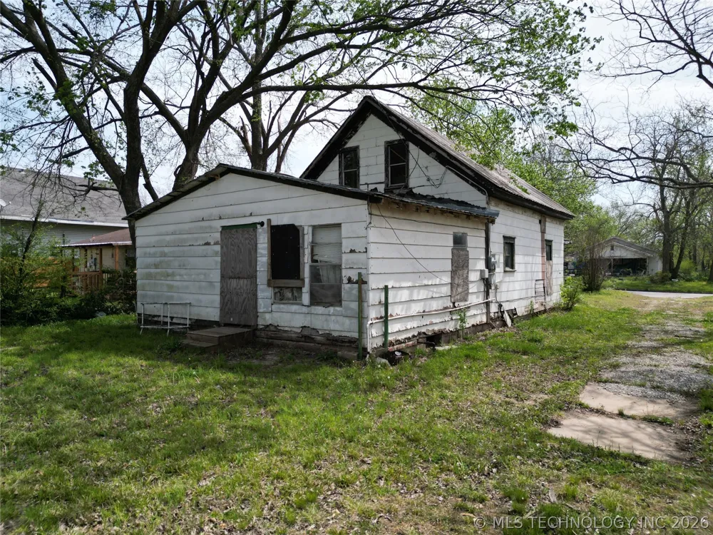 523 S Broadway Holdenville, OK 74848