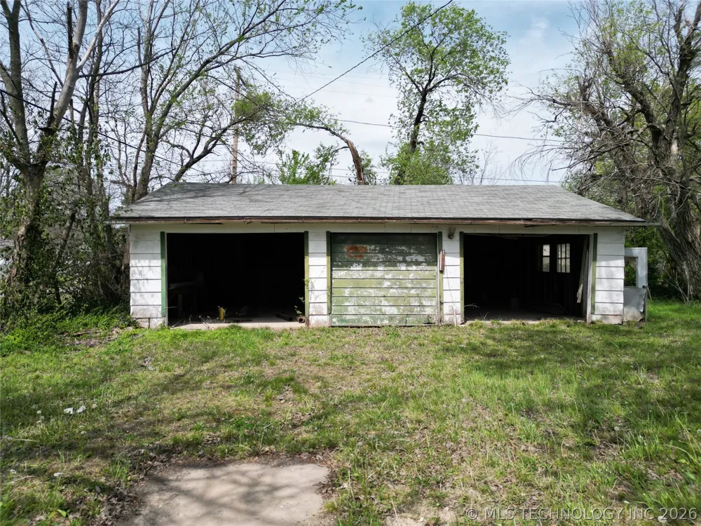 523 S Broadway Holdenville, OK 74848