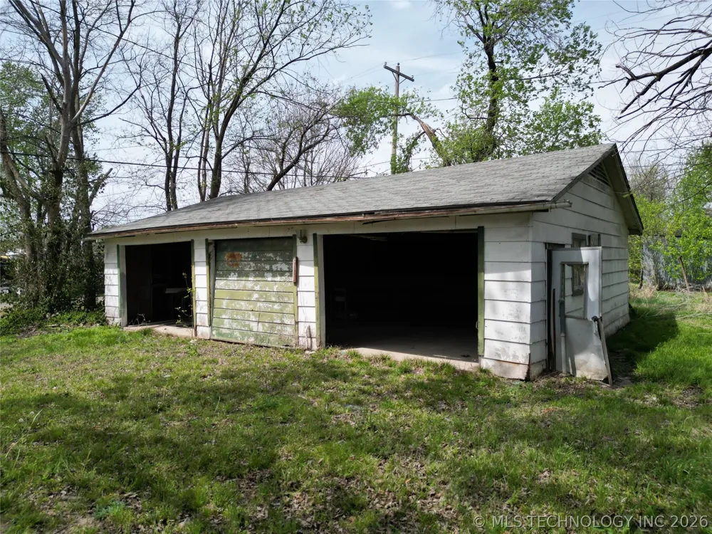 523 S Broadway Holdenville, OK 74848