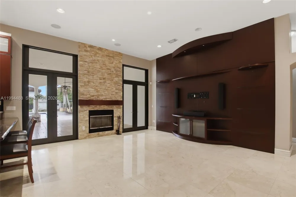 6200 SW 97th Ave Miami, FL 33173