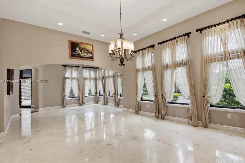 6200 SW 97th Ave Miami, FL 33173