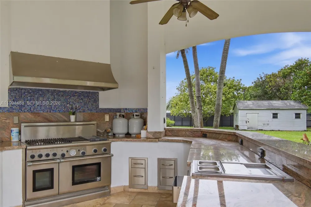 6200 SW 97th Ave Miami, FL 33173