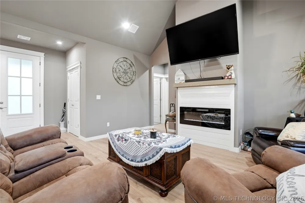 25115 S 519 ROAD Park Hill, OK 74451