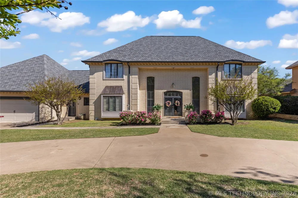2615 Ridgeway
