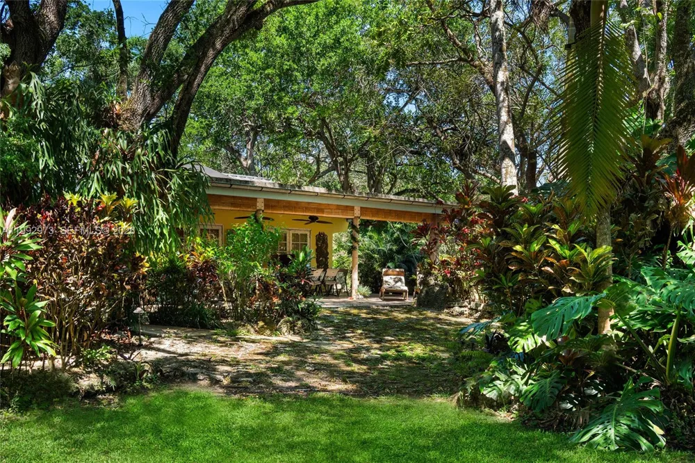 15000 SW 200th St Miami, FL 33187