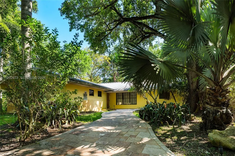 15000 SW 200th St Miami, FL 33187