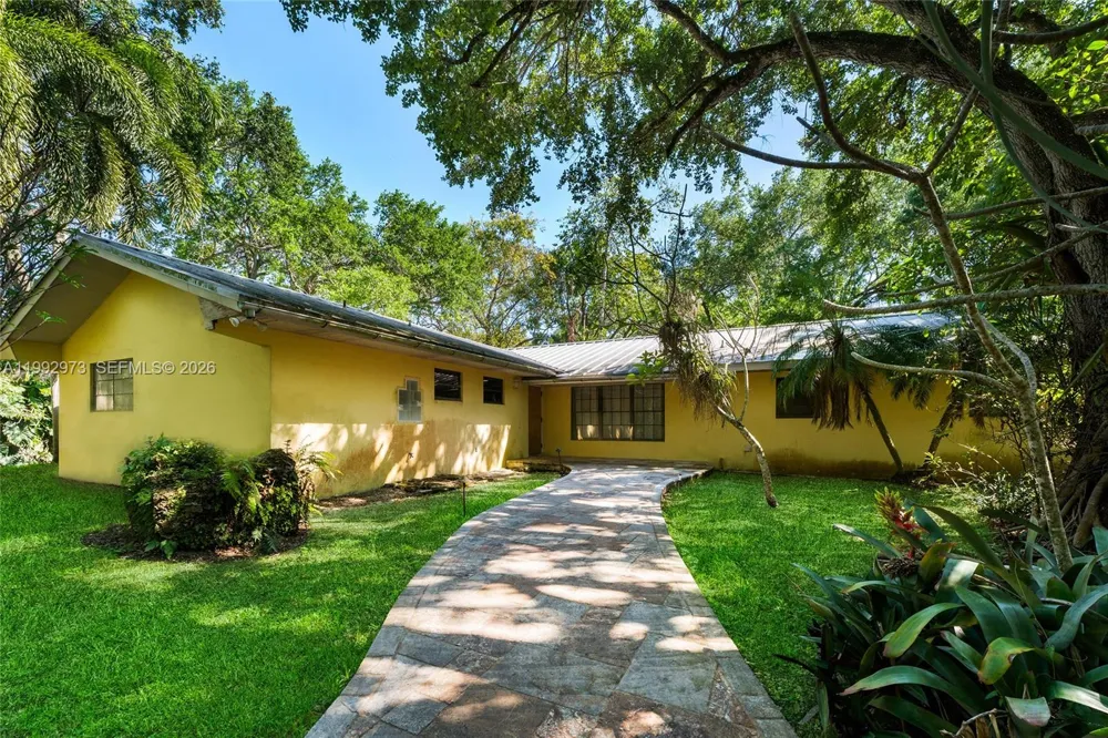 15000 SW 200th St Miami, FL 33187