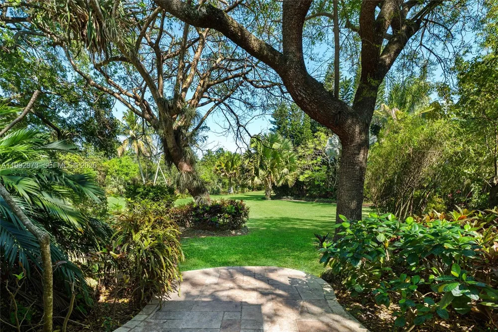 15000 SW 200th St Miami, FL 33187