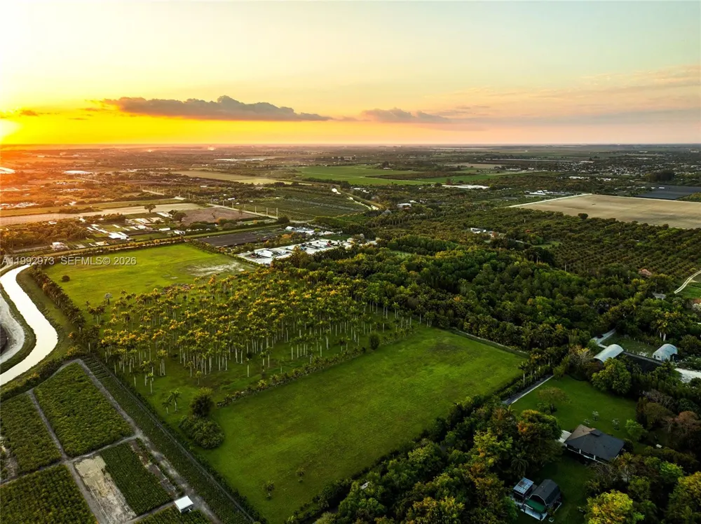 15000 SW 200th St Miami, FL 33187