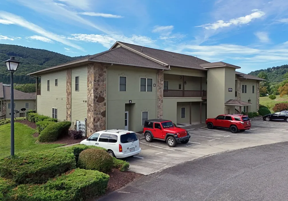 1724-H Watercrest Way Young Harris, GA 30582